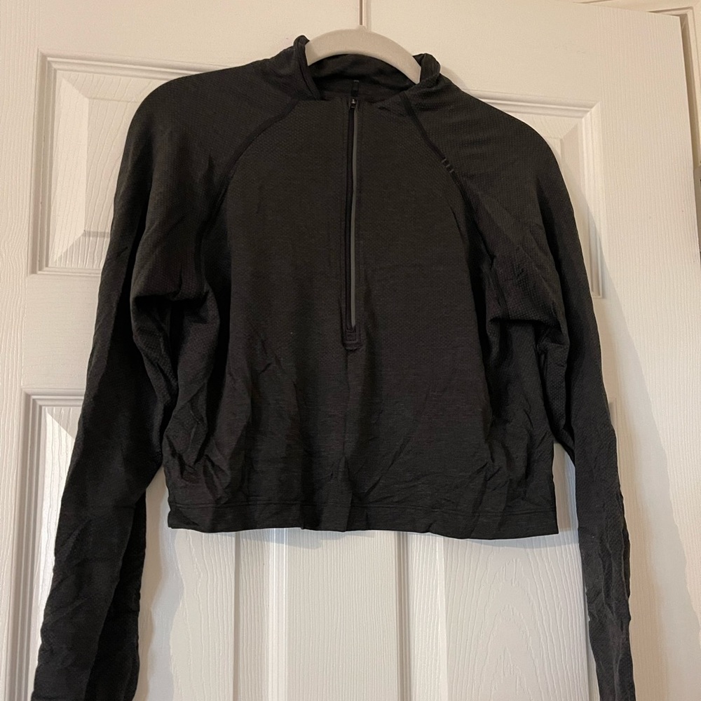 Lululemon metal vent- cropped